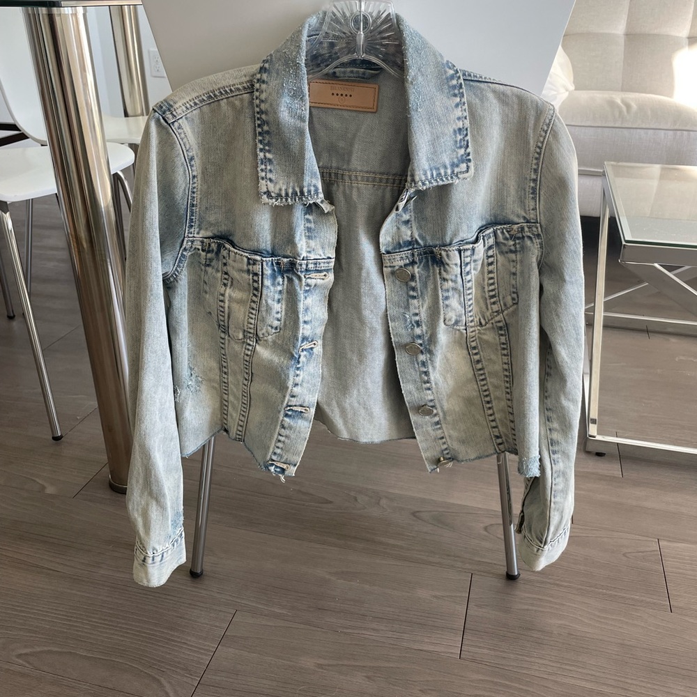 Brand New BlankNYC Cropped Jean Jacket Size Small